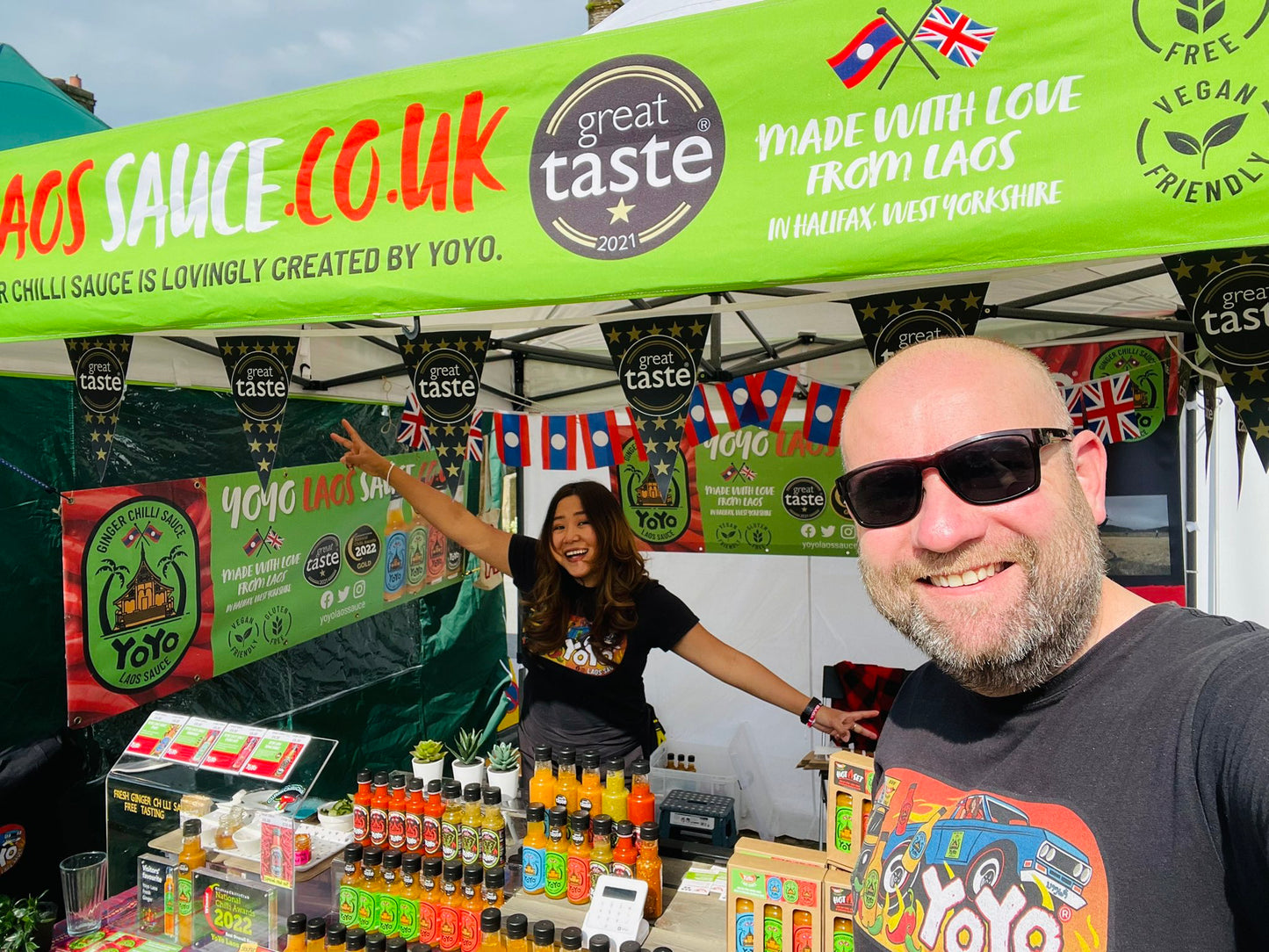 Pineapple, chilli and roasted pepper hot sauce