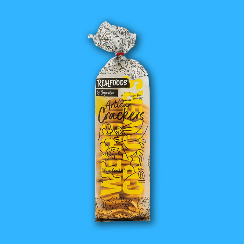 Organic baked crackers with extra virgin olive oil